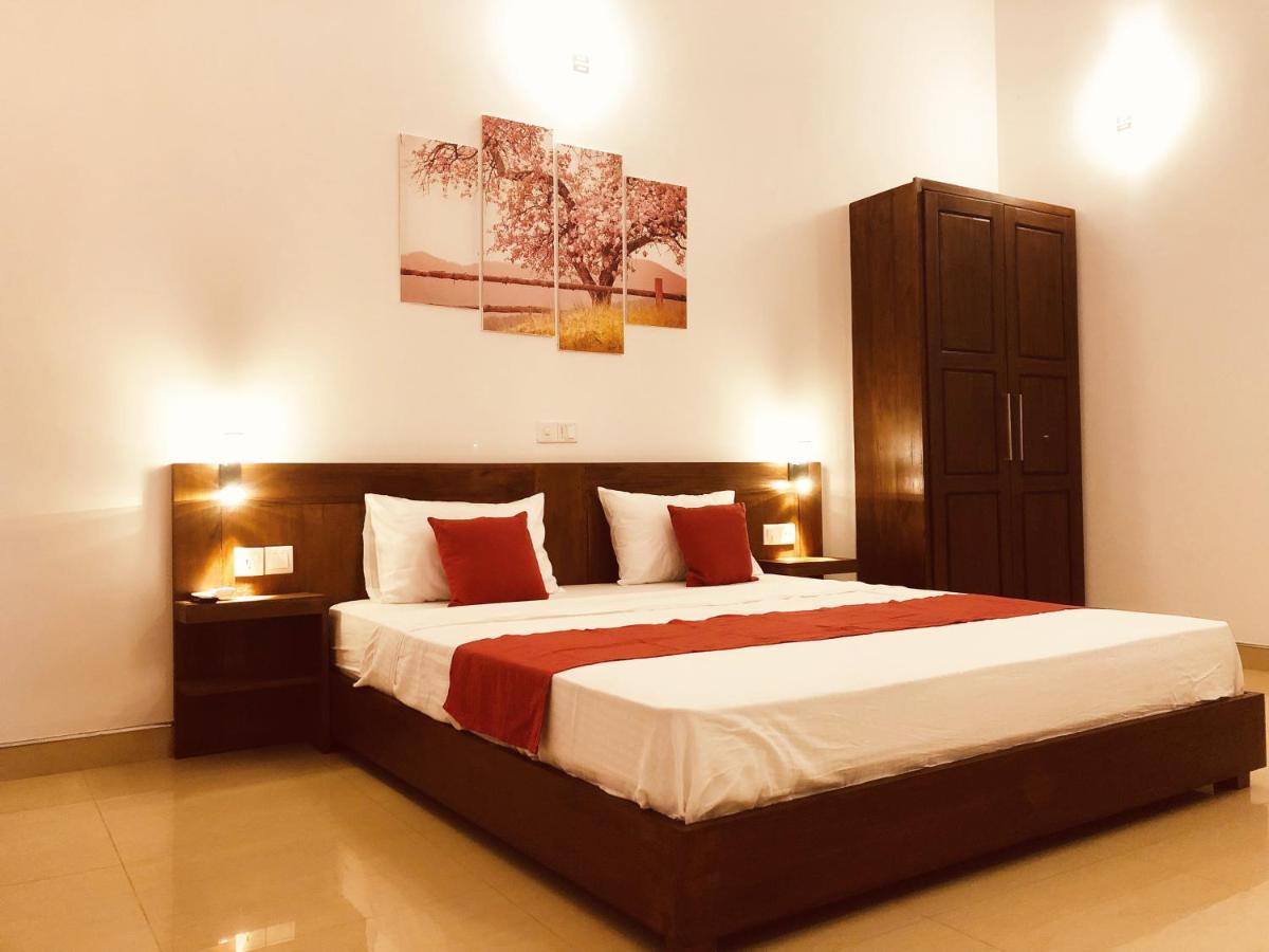 Grand Villa Negombo Exterior photo